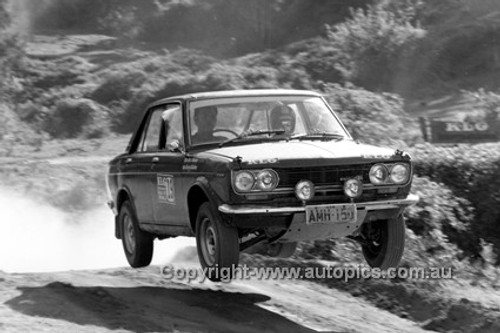 72925 - Datsun 1600 - KLG Rally 1972 - Photographer Lance J Ruting