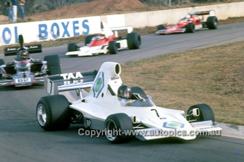 76660 - John Leffler, Lola T400 & Allison, Lola T332 - Oran Park Tasman Series 1976 - Photographer Lance J Ruting