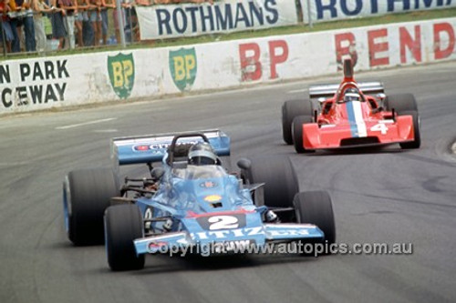 77641 -  J. Goss Matich A53 Repco & P. Gethin Chevron B37 Chev -  Oran Park 1977 - Photographer Lance J Ruting