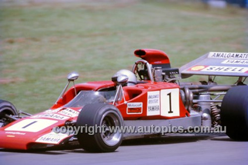 Frank Gardner, Lola T300 - Warwick Farm 1972 - Photographer Russell Thorncraft