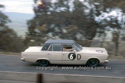 66752  - Digby Cooke & Alton Boddenberg, Valiant VC V8 - Gallaher 500  Bathurst 1966 - Photographer Geoff Arthur