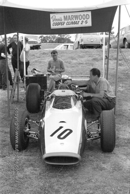 666003 - Dennis Marwood, Cooper Climax - Tasman Series  Warwick Farm 1966 - Photographer Adrien Schagen