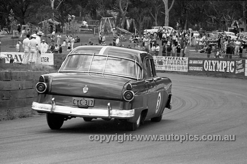 64108 - T. Anderson, Ford Customline - Catalina Park Katoomba 1964 - Photographer Bruce Wells