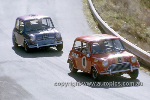 68247 - Brian Foley & Phil Barnes Morris Cooper S - Catalina Park Katoomba 1968 - Photographer David Blanch