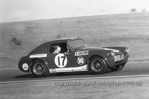 68486 - Bob Skelton MG Midget - Oran Park 1968 - Photographer David Blanch