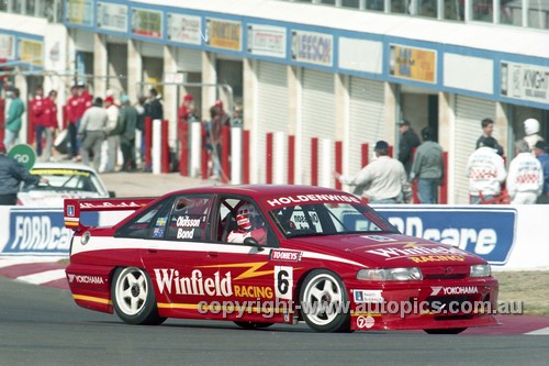 94760  -  Colin  Bond  & Anders  Olofsson   Commodore   VP  - Tooheys 1000 Bathurst 1994 - Photographer Marshall Cass