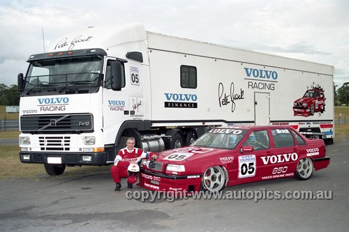 96028 - Peter Brock - Volvo 850 & Transporter- Lakeside 1996 - Photographer Marshall Cass
