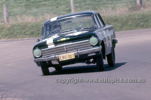 64780 - R. Skelton / P. Ismay - Holden EH 179 -  Bathurst 1964 - Photographer Simon Brady