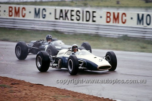 66628 - Dennis Marwood, Cooper & Graham Hill BRM P261 -  Tasman Series,  Lakeside 1966