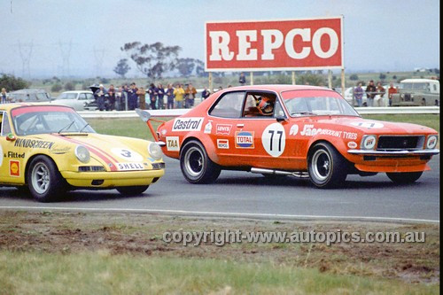 72282 - John Harvey, Torana V8 & Jim McKeown, Porsche - Calder 1972 - Photographer Peter D'Abbs