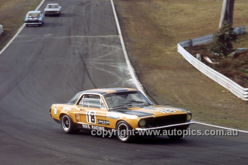 72292 - Mike Gore, Mustang - Oran Park 1972