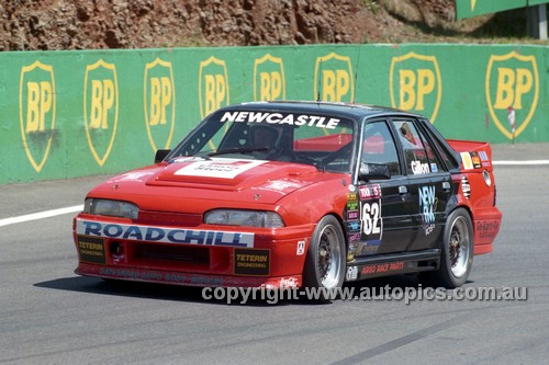 94832  - Wayne Russell / Bernie Gillon, Commodore VL  - Tooheys 1000 Bathurst 1994 - Photographer Marshall Cass