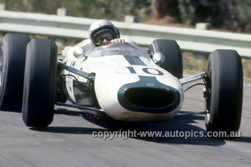 65570a - Bruce McLaren Cooper Climax - Tasman Series Warwick Farm 1965