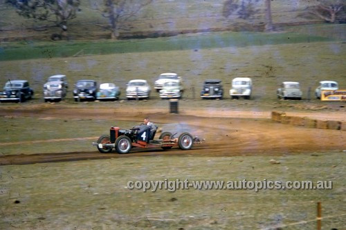 59003a - Cowra Hill Climb 1956 -  Photographer Simon Brady