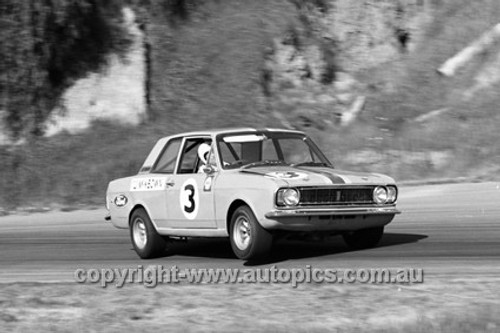 69181 - Jim McKeown, Lotus Cortina, Hume Weir 1969 - Photographer John Lindsay