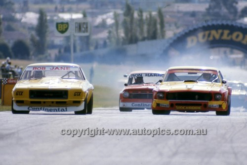 75071 - Bob Jane  Holden Monaro , Jim Richards, Mustang & Ron Harrop Holden EH - Sandown 1975 - Photographer Peter D'Abbs