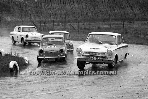 64134 - J. Mahony, Ford Cortina / Alan S Jones, Morris 850 & Brian Sampson, Ford Anglia  - Hume Weir 20th September 1964 - Photographer Bruce Wells