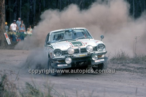 779471 - Toshihiso Akimoto  &  Tan Masapuni, Mitsubishi Lancer - 1977 Southern Cross Rally - Photographer Lance J Ruting