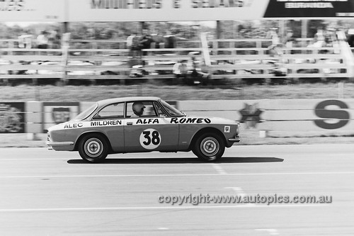 68497 - Kevin Bartlett & Doug Chivas, Alfa Romeo 1750 GTV - 1968 Surfers Paradise 6 hour