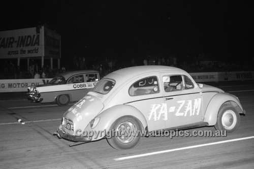 67932 - Surfers Paradise Drags 26th August 1967 - Photographer Lance J Ruting