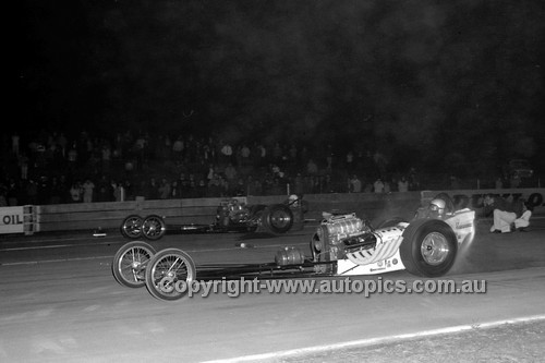 67921 - Surfers Paradise Drags 26th August 1967 - Photographer Lance J Ruting