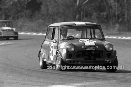 72342 - Robin Street, Morris Mini - Warwick Farm  1972 - Photographer Lance J Ruting