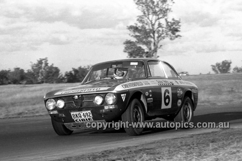71340 - David McKay, Alfa Romeo GTV - Dulux Rally Oran Park 1971 - Photographer Lance Ruting