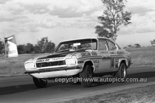 71334 - Kevin Bartlett, Ford Capri - Dulux Rally Oran Park 1971 - Photographer Lance Ruting