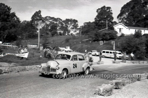 60022 - J. Dickenson, Holden FX - Hepburn Springs 1960 - Photographer Peter D'Abbs