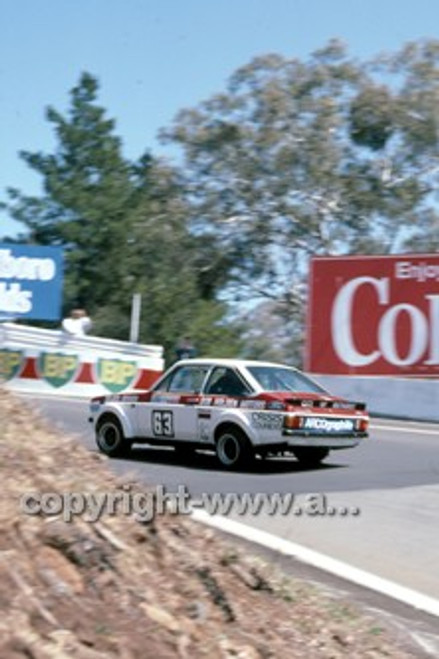 82880  - Bob Holden & Neville Bridges, Ford Escort 2Ltr GL -  James Hardie 1000  Bathurst 1983