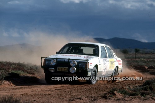79537 - Kevin Mason, Les Hicks, Bruce Horley, Holden Commodore - 1979 Repco Reliability Trial