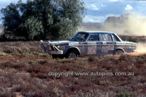 79510 - Ross Dunkerton, Peter McKay, Geoff Jones, Volvo 244 - 1979 Repco Reliability Trial