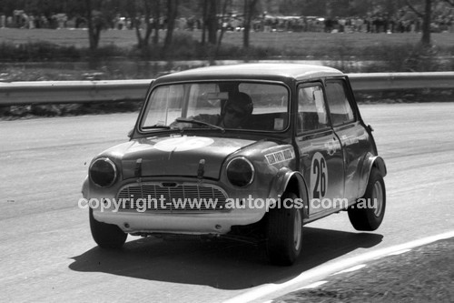 69247 - Lyn Brown, Morris Mini - Warwick Farm 1969 - Photographer Lance J Ruting.