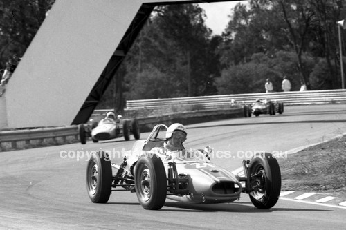 69264 - S. Crawford, C.M.S Vee - Warwick Farm 1969 - Photographer Lance J Ruting.