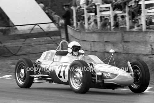 69281 - Fred Vogel, Elfin Vee - Warwick Farm 1969 - Photographer Lance J Ruting.