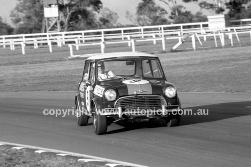 69340 - R. Tweedie, Morris Cooper S - Warwick Farm 1969 - Photographer Lance J Ruting.