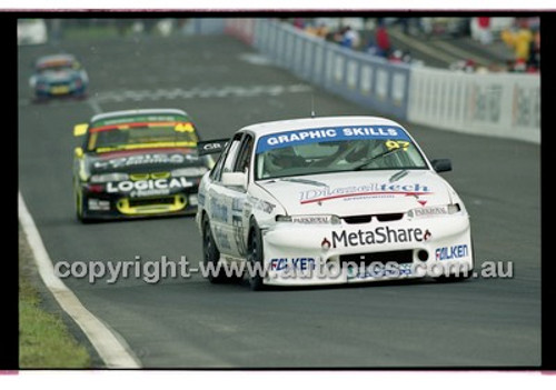 FIA 1000 Bathurst 19th November 2000 - Photographer Marshall Cass - Code 00-MC-B00-010