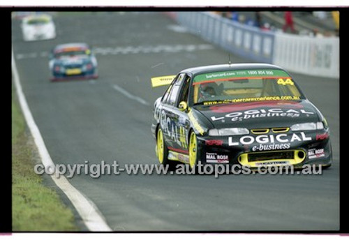 FIA 1000 Bathurst 19th November 2000 - Photographer Marshall Cass - Code 00-MC-B00-011