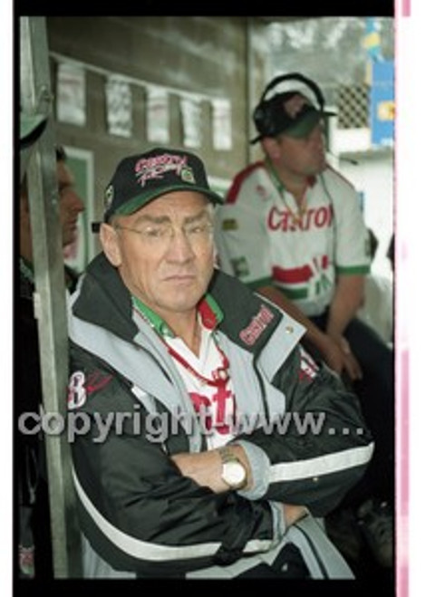 FIA 1000 Bathurst 19th November 2000 - Photographer Marshall Cass - Code 00-MC-B00-050