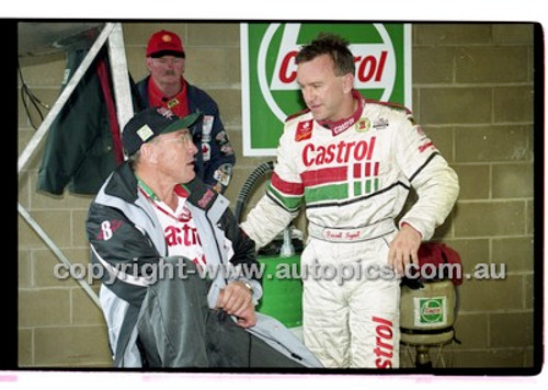 FIA 1000 Bathurst 19th November 2000 - Photographer Marshall Cass - Code 00-MC-B00-054