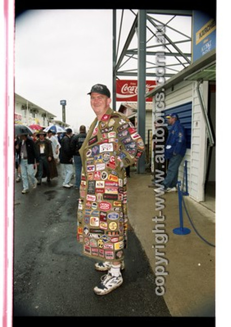 FIA 1000 Bathurst 19th November 2000 - Photographer Marshall Cass - Code 00-MC-B00-069