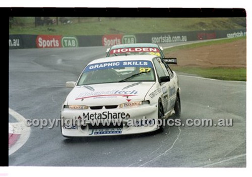 FIA 1000 Bathurst 19th November 2000 - Photographer Marshall Cass - Code 00-MC-B00-078