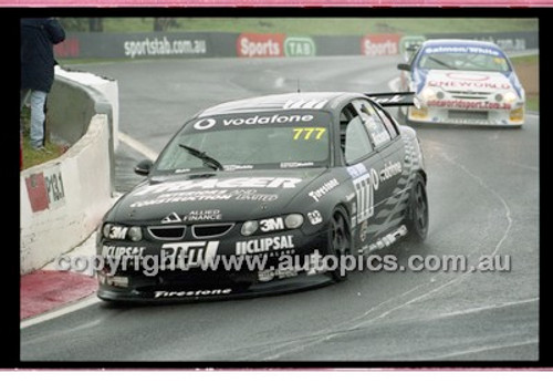 FIA 1000 Bathurst 19th November 2000 - Photographer Marshall Cass - Code 00-MC-B00-087