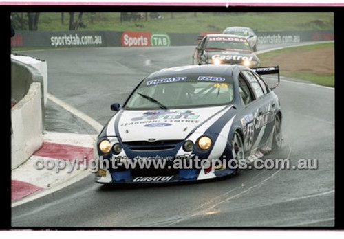 FIA 1000 Bathurst 19th November 2000 - Photographer Marshall Cass - Code 00-MC-B00-089