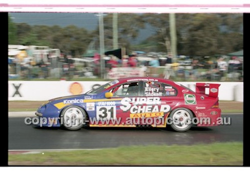 FIA 1000 Bathurst 19th November 2000 - Photographer Marshall Cass - Code 00-MC-B00-141