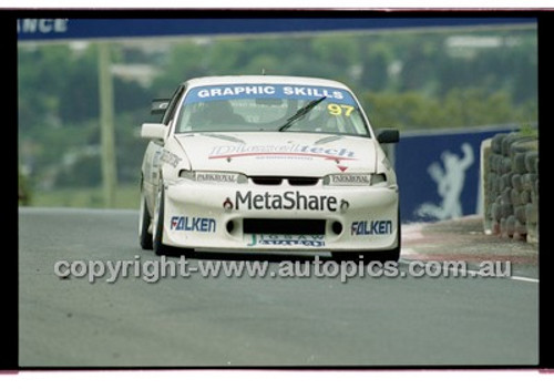 FIA 1000 Bathurst 19th November 2000 - Photographer Marshall Cass - Code 00-MC-B00-153