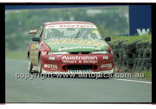 FIA 1000 Bathurst 19th November 2000 - Photographer Marshall Cass - Code 00-MC-B00-154