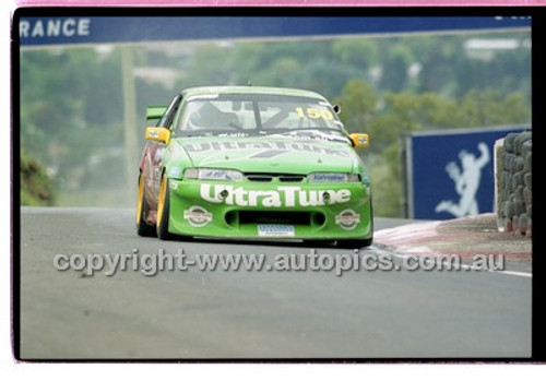 FIA 1000 Bathurst 19th November 2000 - Photographer Marshall Cass - Code 00-MC-B00-157