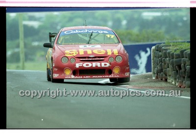 FIA 1000 Bathurst 19th November 2000 - Photographer Marshall Cass - Code 00-MC-B00-165