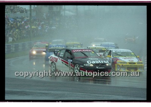 FIA 1000 Bathurst 19th November 2000 - Photographer Marshall Cass - Code 00-MC-B00-203